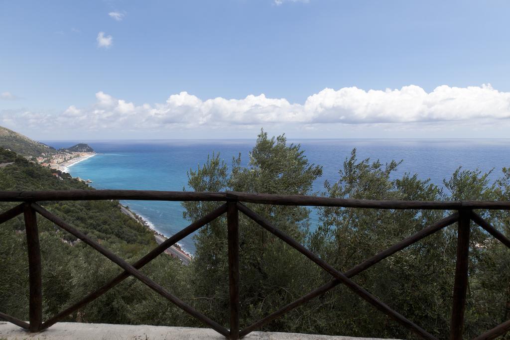 Villa Degli Ulivi B&B Finale Ligure Exterior foto
